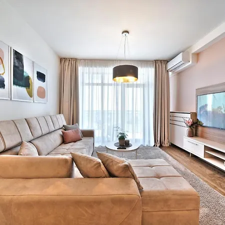 Na Vodi - Waterfront Riverside *