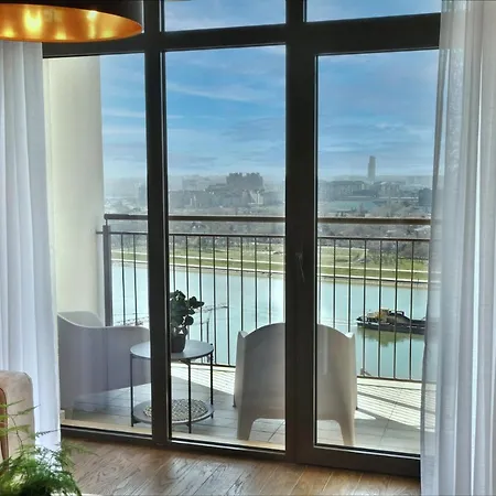 Na Vodi - Waterfront Riverside Apartment