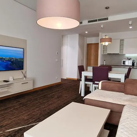 Na Vodi - Waterfront Riverside Apartment *