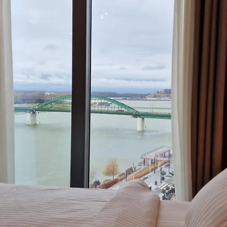 Na Vodi - Waterfront Riverside Apartment Belgrade