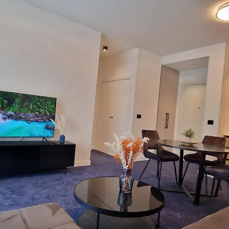 Na Vodi - Waterfront Riverside Apartment