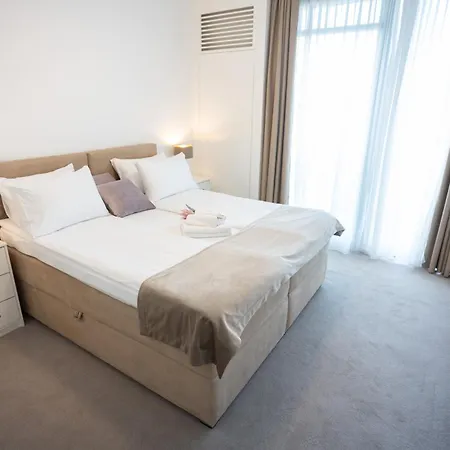 Na Vodi - Waterfront Riverside Apartment *