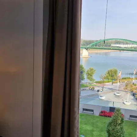 Na Vodi - Waterfront Riverside