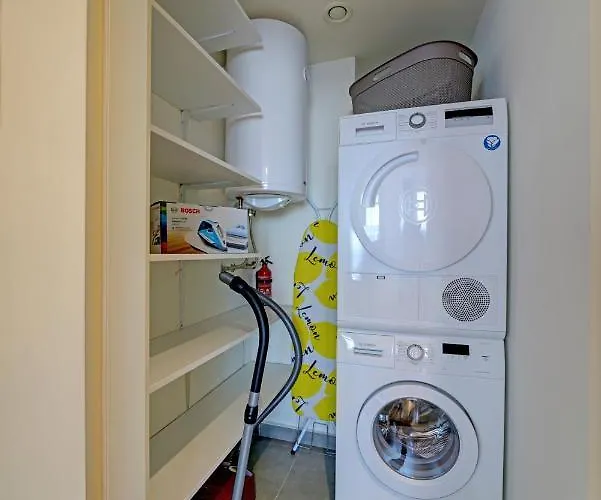 Na Vodi - Waterfront Riverside شقة بلغراد