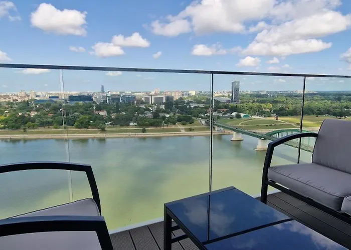 Na Vodi - Waterfront Riverside * بلغراد
