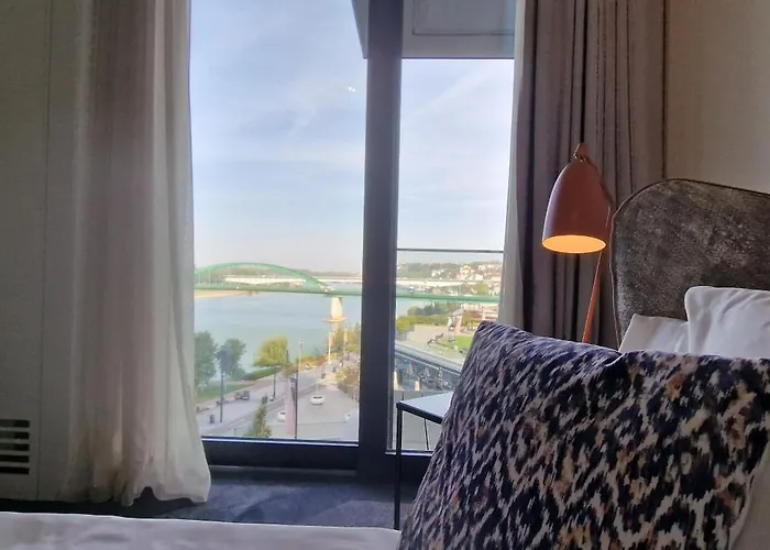 Na Vodi - Waterfront Riverside Apartment *