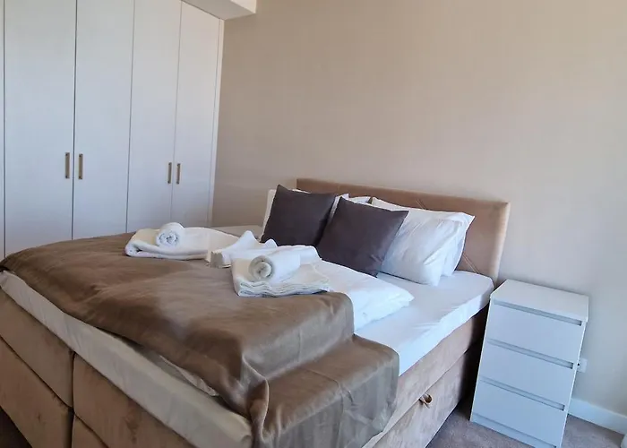 Na Vodi - Waterfront Riverside * بلغراد